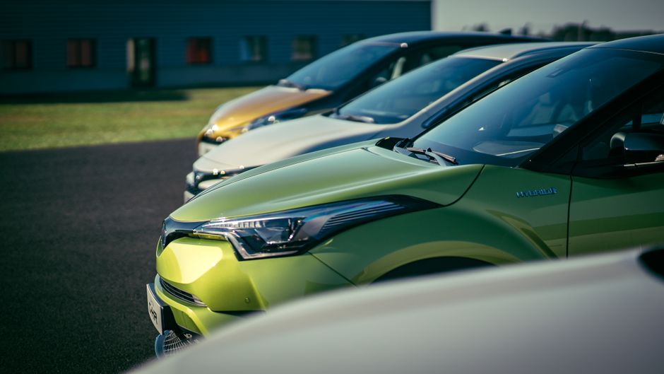 Comparaison des coûts d&rsquo;entretien : voitures hybrides vs thermiques